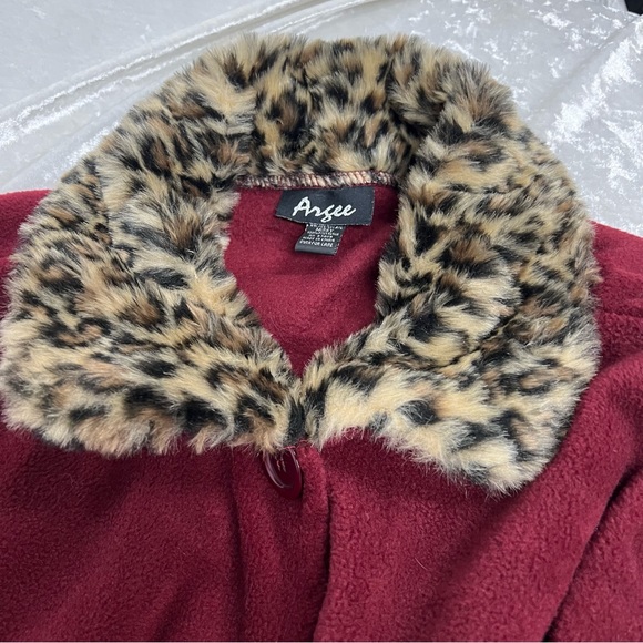 NWT Argee wine cape coat poncho leopard 1 front button closure one size fits all - Picture 8 of 11
